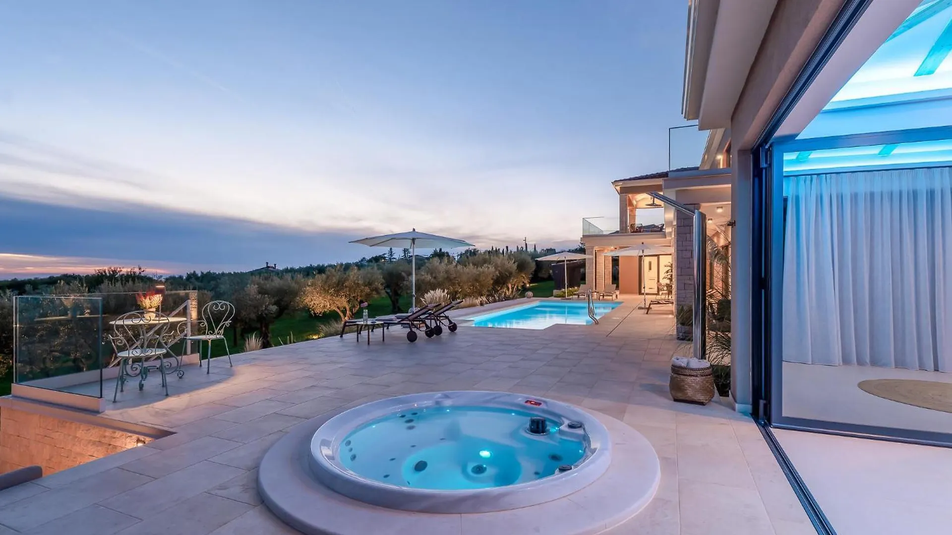 Villa Christall Kaštelir 0*,