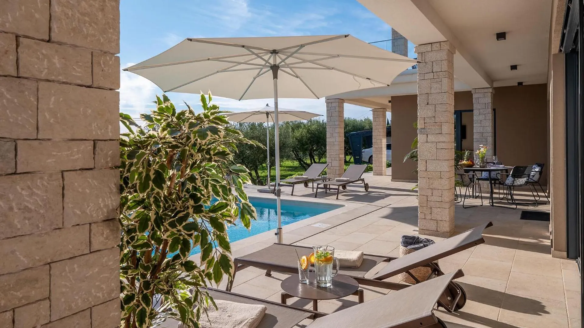 Villa Christall Kastelir 0*,  Croatia